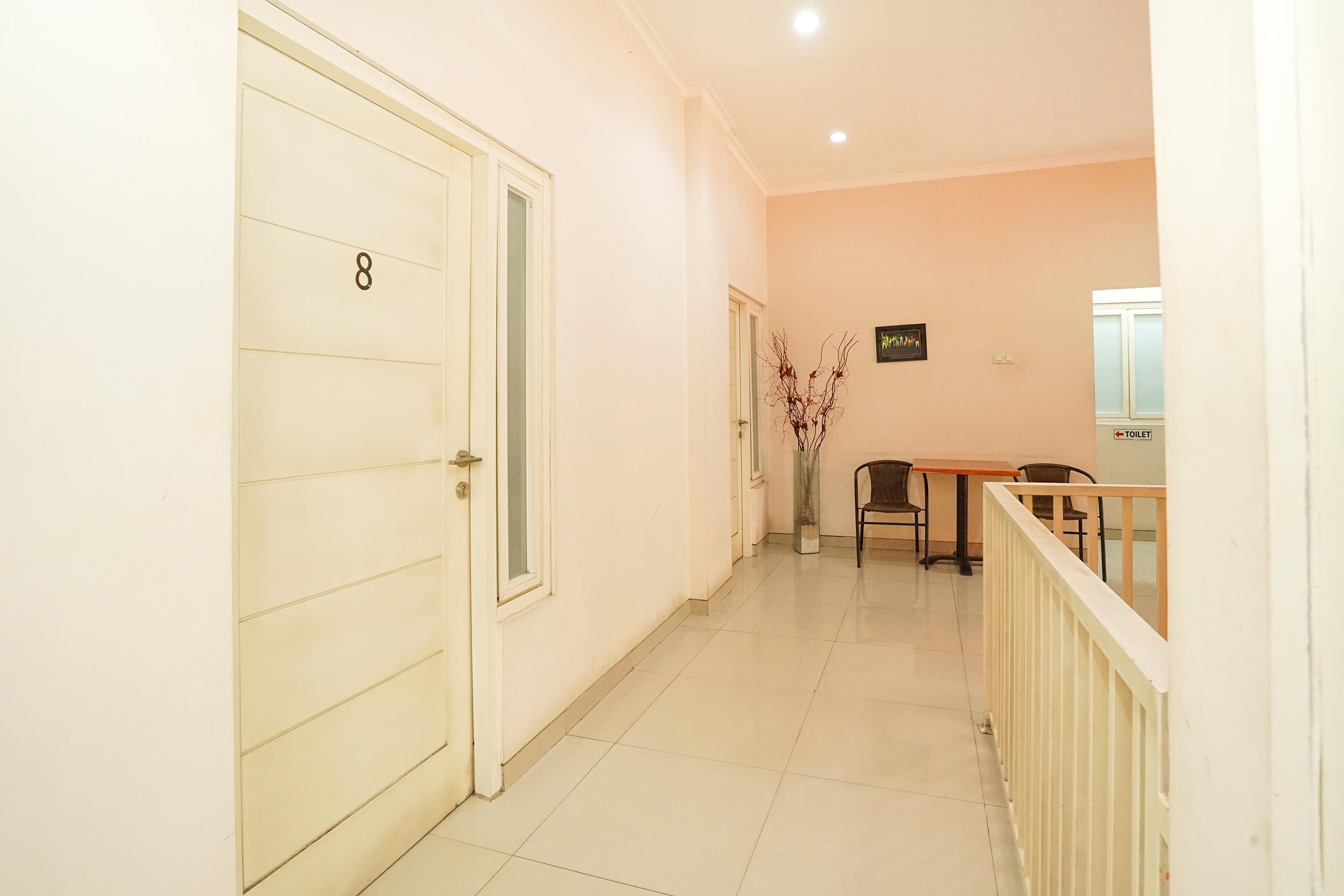 Oyo 450 Semampir Residence Surabaya Kültér fotó