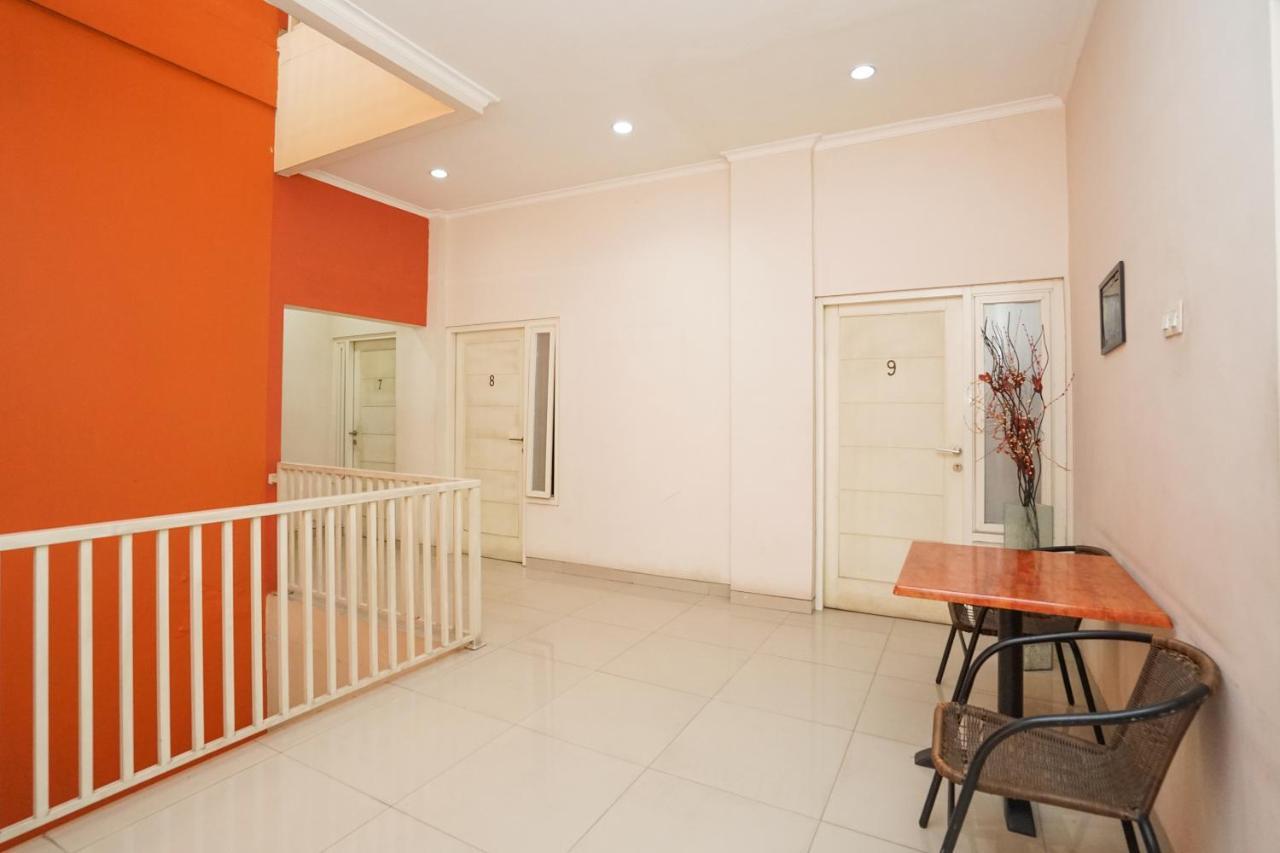 Oyo 450 Semampir Residence Surabaya Kültér fotó